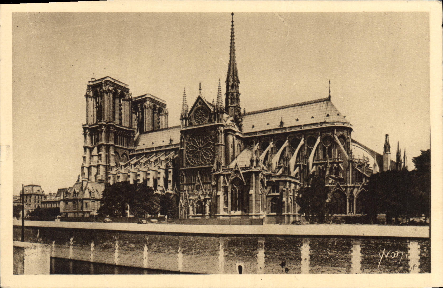 CPA Paris en Flanant Notre Dame vue d'Ensemble 