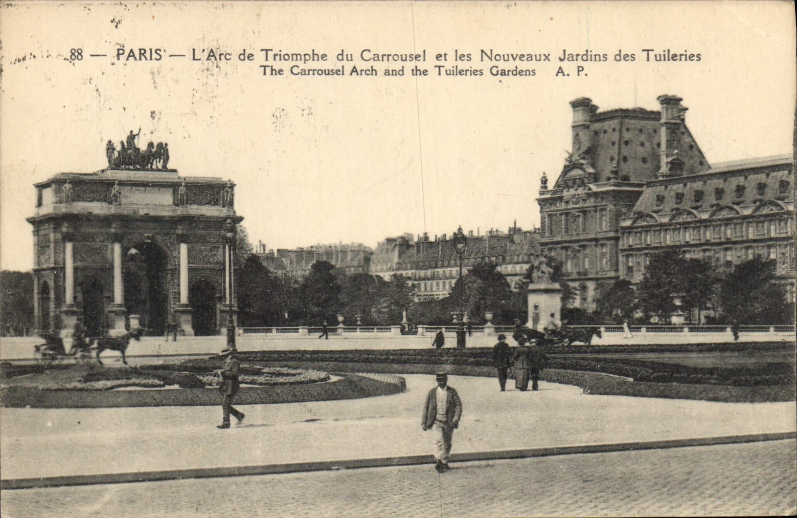 CPA Paris l'Arc de Triomphe du carrousel et les Nouveaux Jardin des Tuileries 