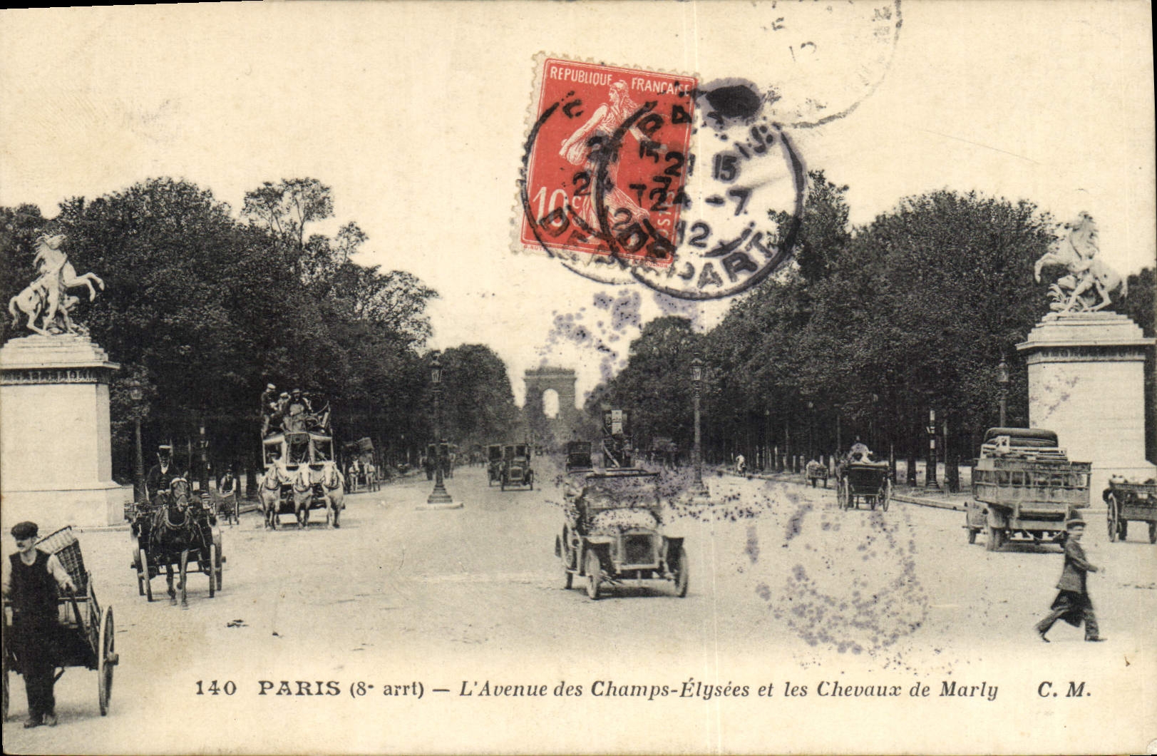 CPA Paris 8 arrt L'Avenue des Champs Elysees et les Chavaux de Marly 