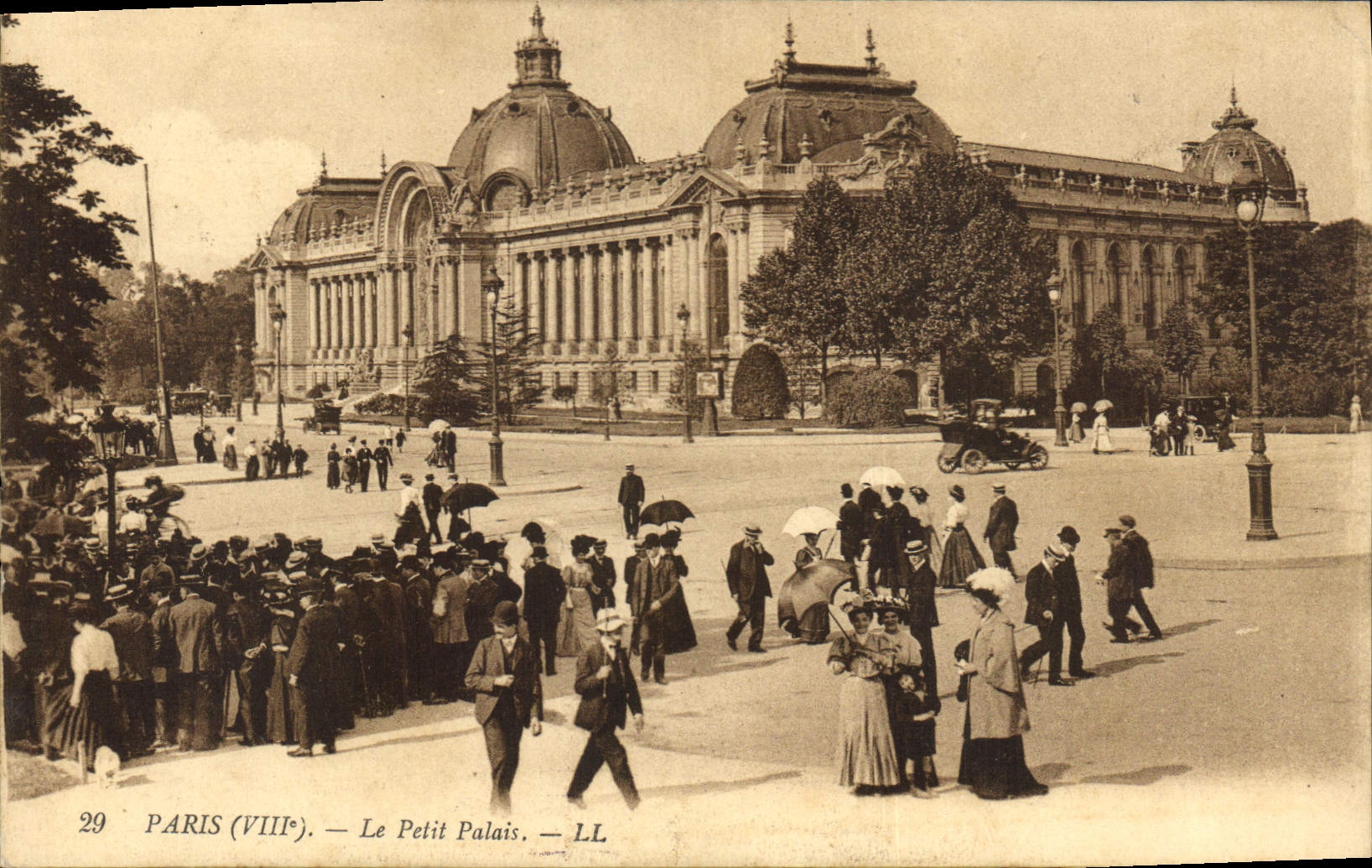 CPA Paris VIII Le Petit Palais