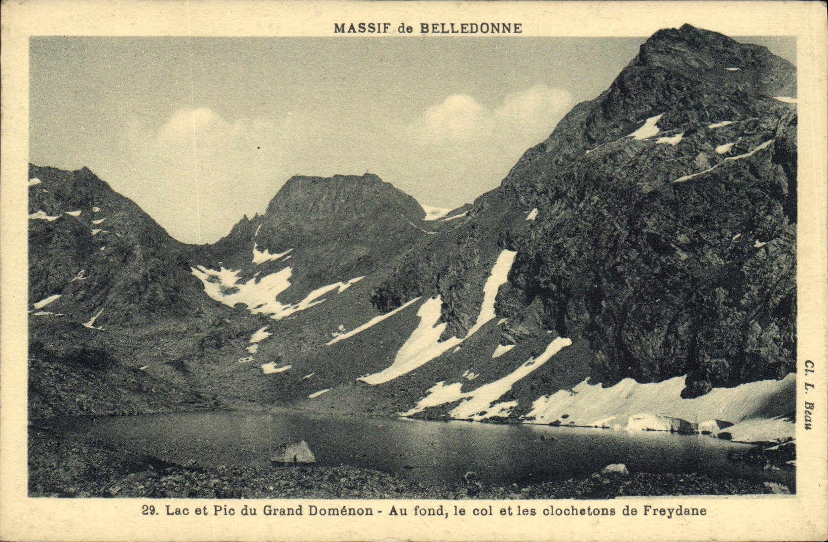 CPA Massif de Belledonne Lac et Pic du Grand Domenon au fond le col et les clochetons de Freydane 