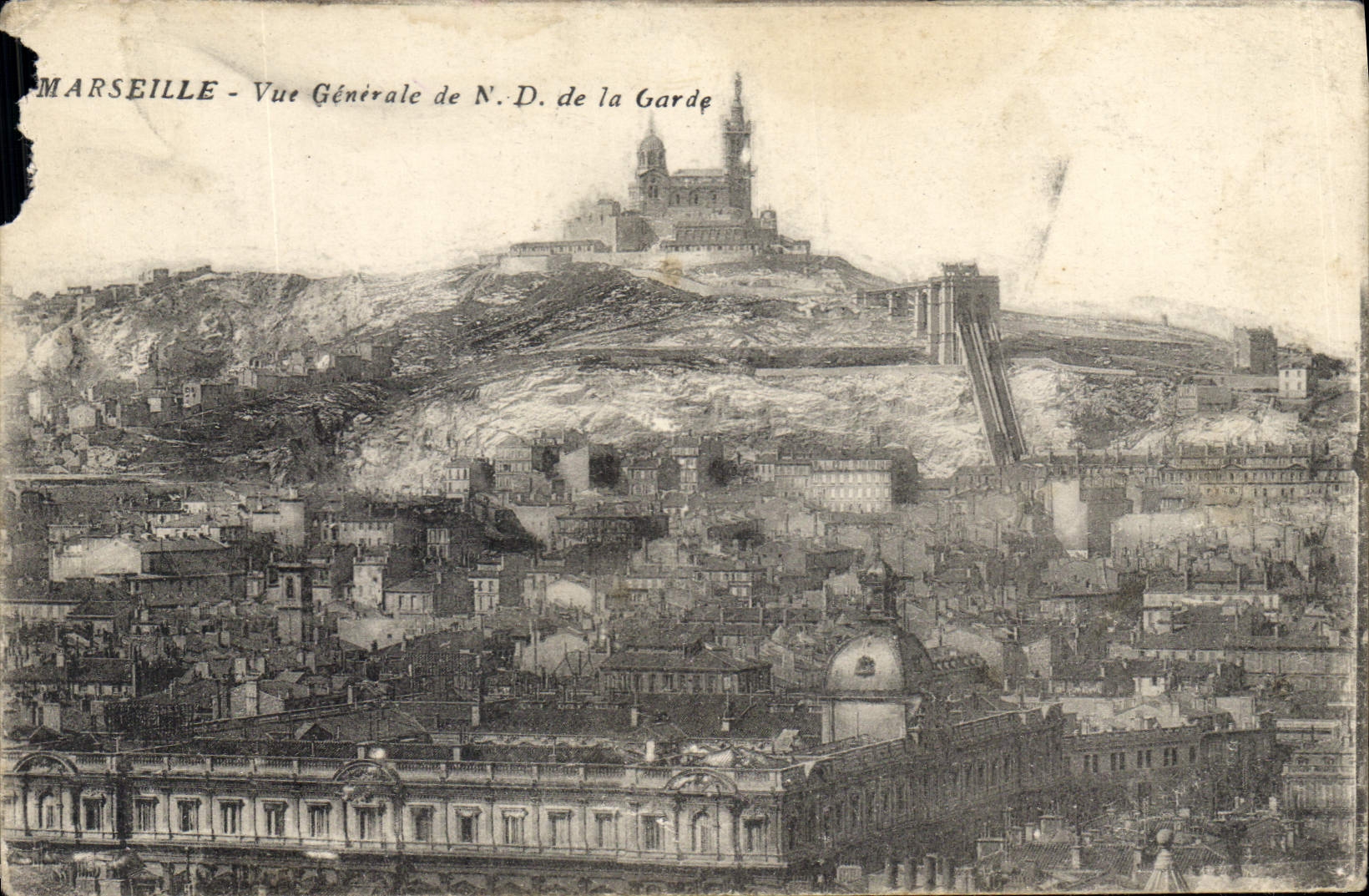 CPA Marseille Vue generale de N D de la Garde 