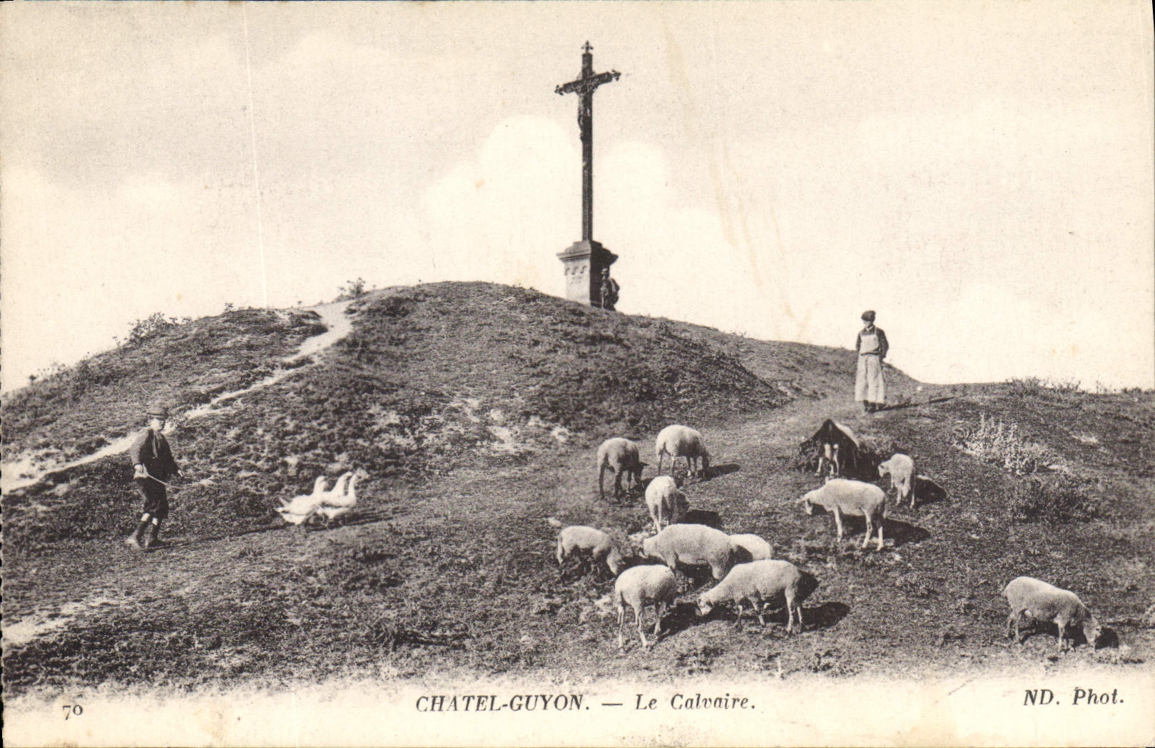 CPA Chatel Guyon Le Calvaire Berger Moutons
