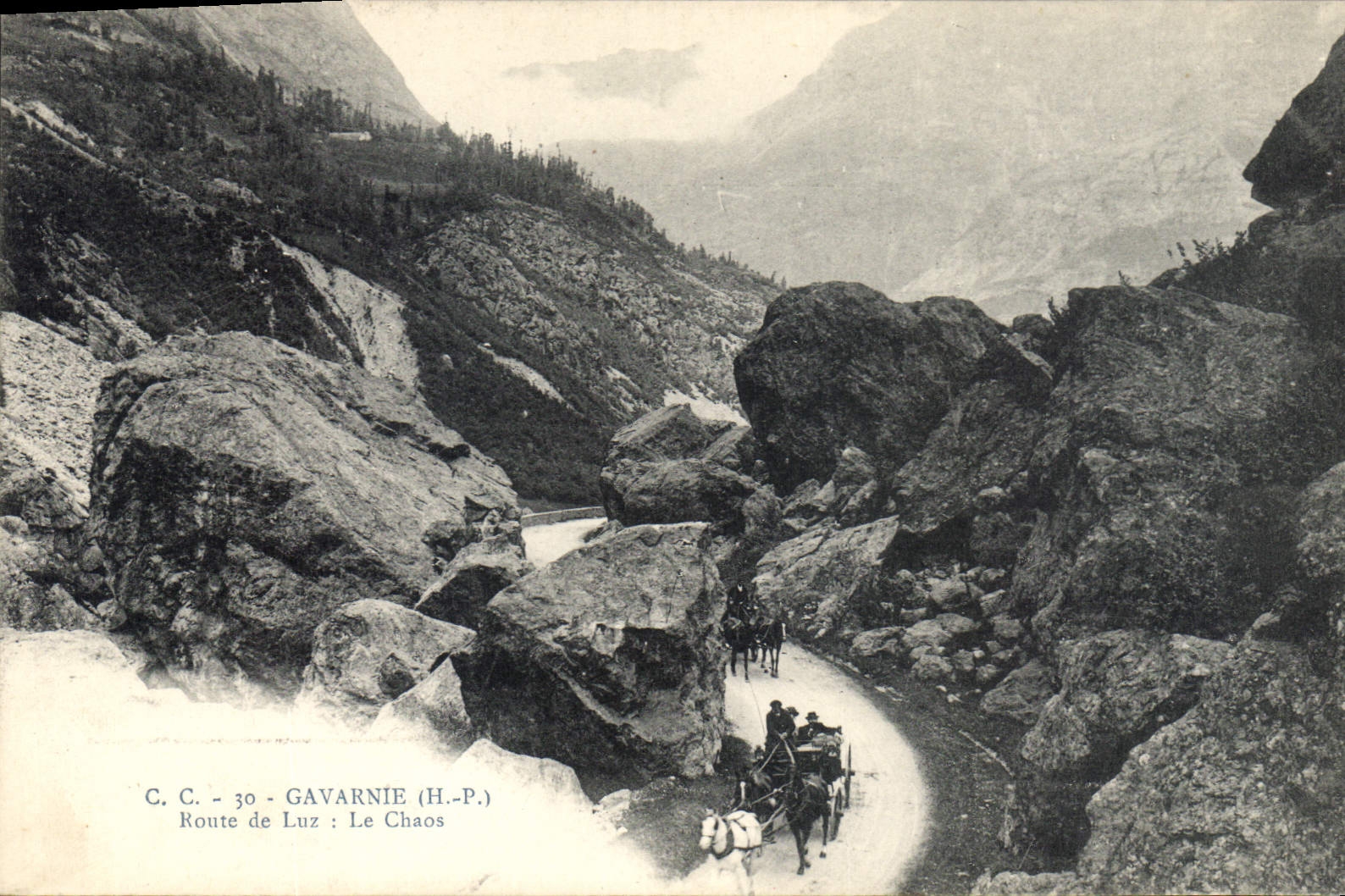 CPA Gavarnie H P Route de Luz Le Chaos 