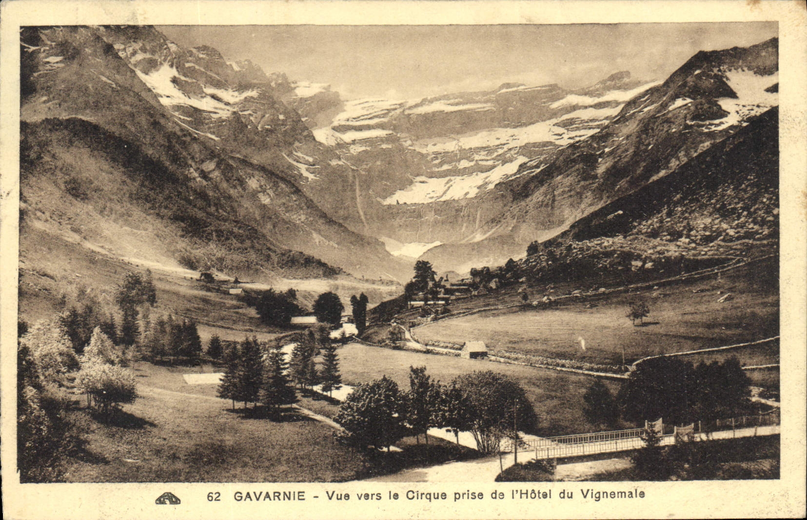 CPA Gavarnie Vue vers le Cirque prise de l'Hotel du Vignemale 