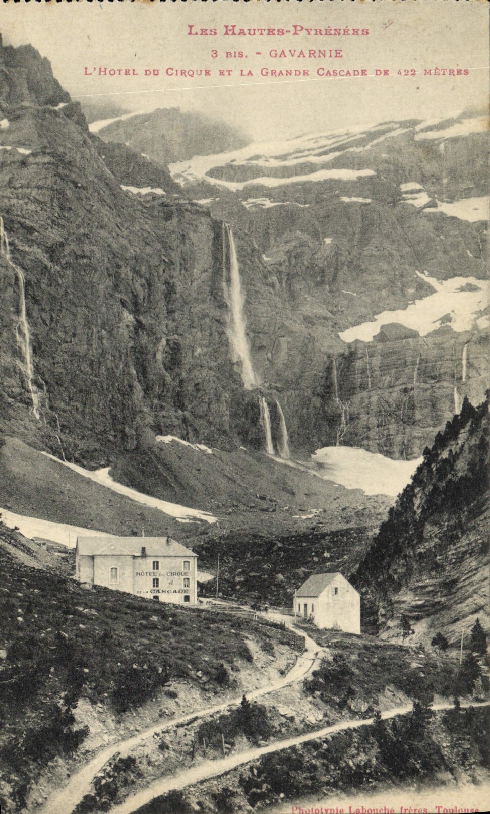CPA Les Hautes Pyrenees Gavarnie L'Hotel du Cirque et la Grande Cascade 