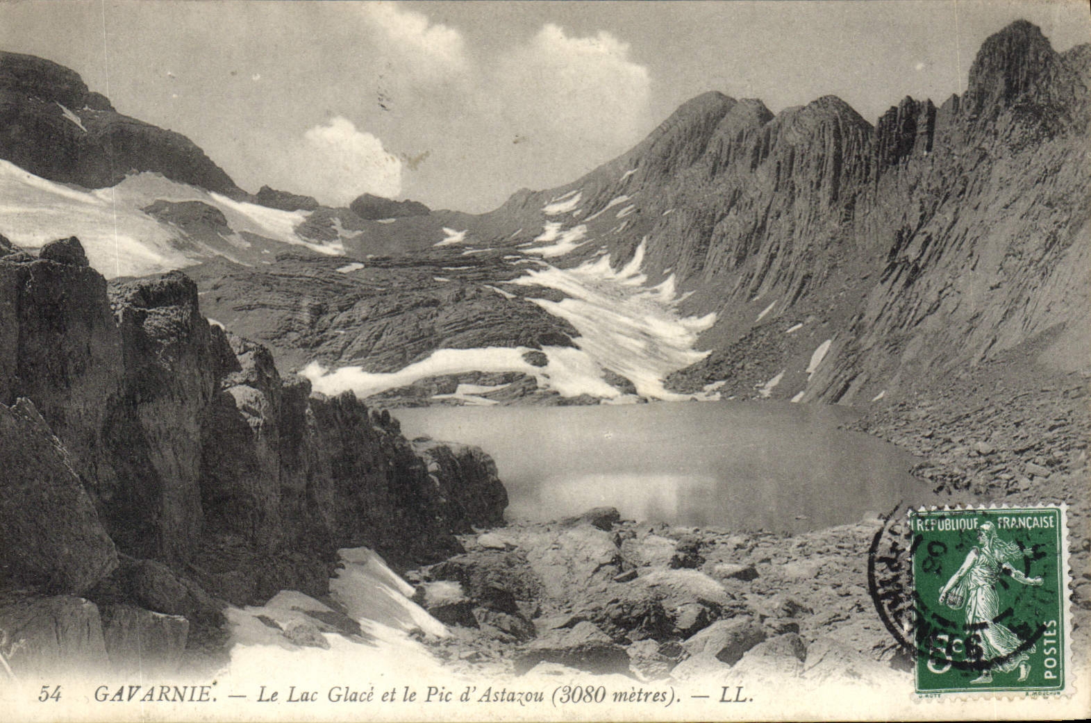 CPA Gavarnie Le Lac Glace et le Pic d'Astazou 