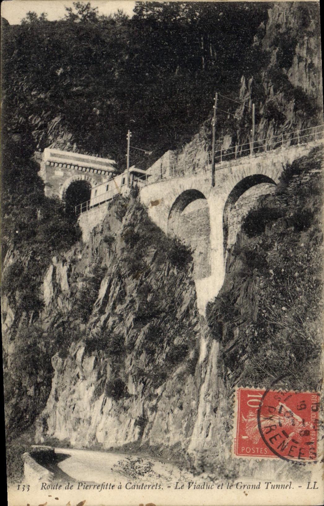 CPA Route de Pierrefitte a Cauterets Le Viaduc et le Grand Tunnel 