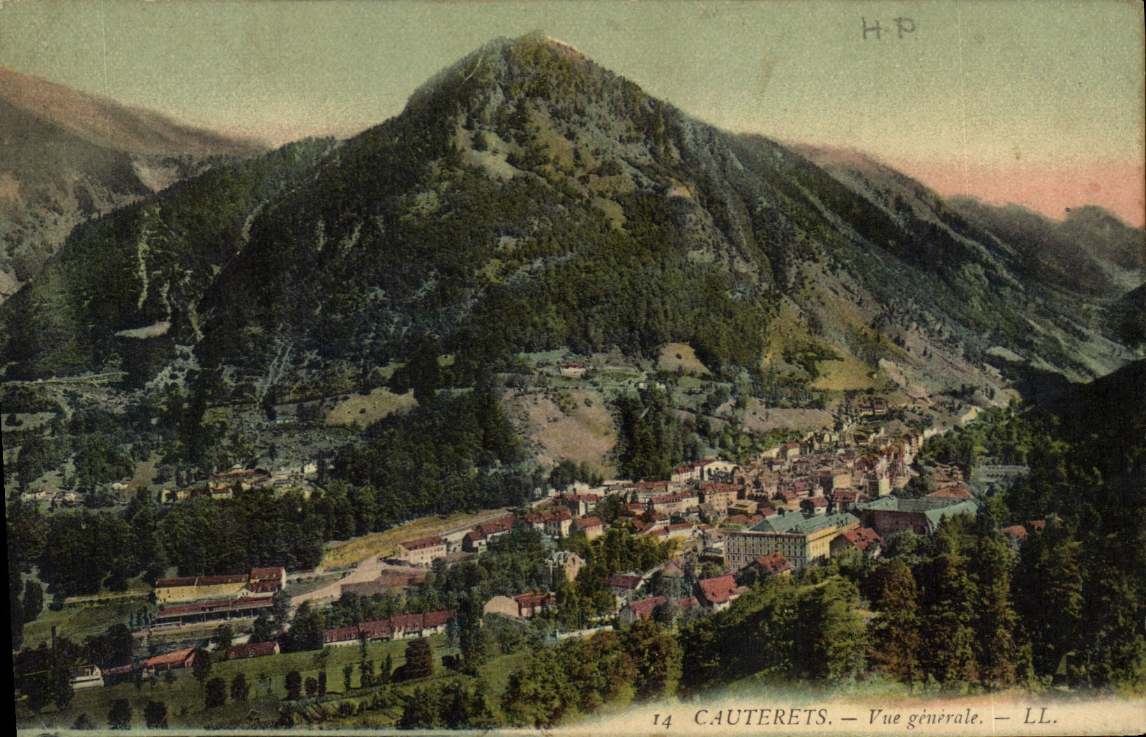 CPA Cauterets Vue generale 