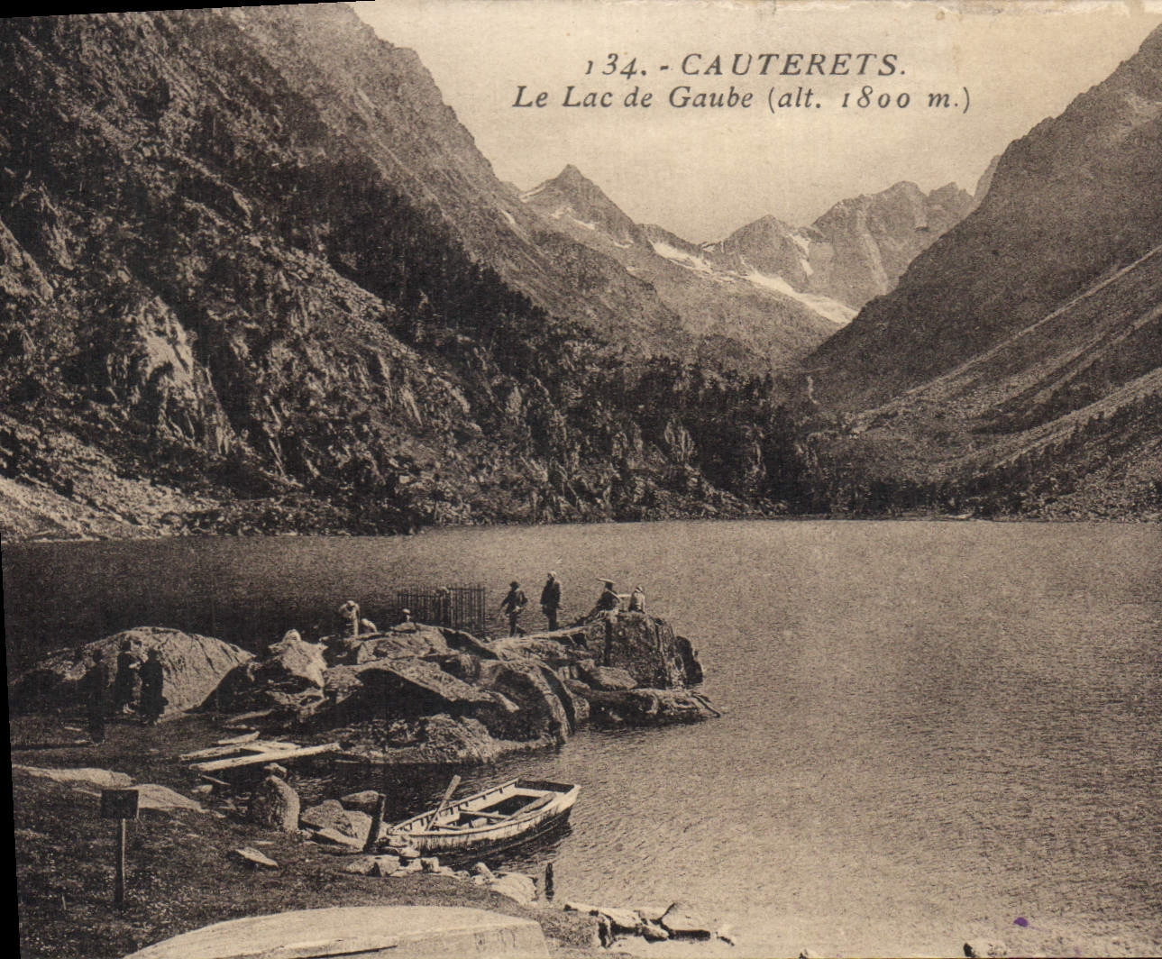 CPA Cauterets Le Lac de Gaube 