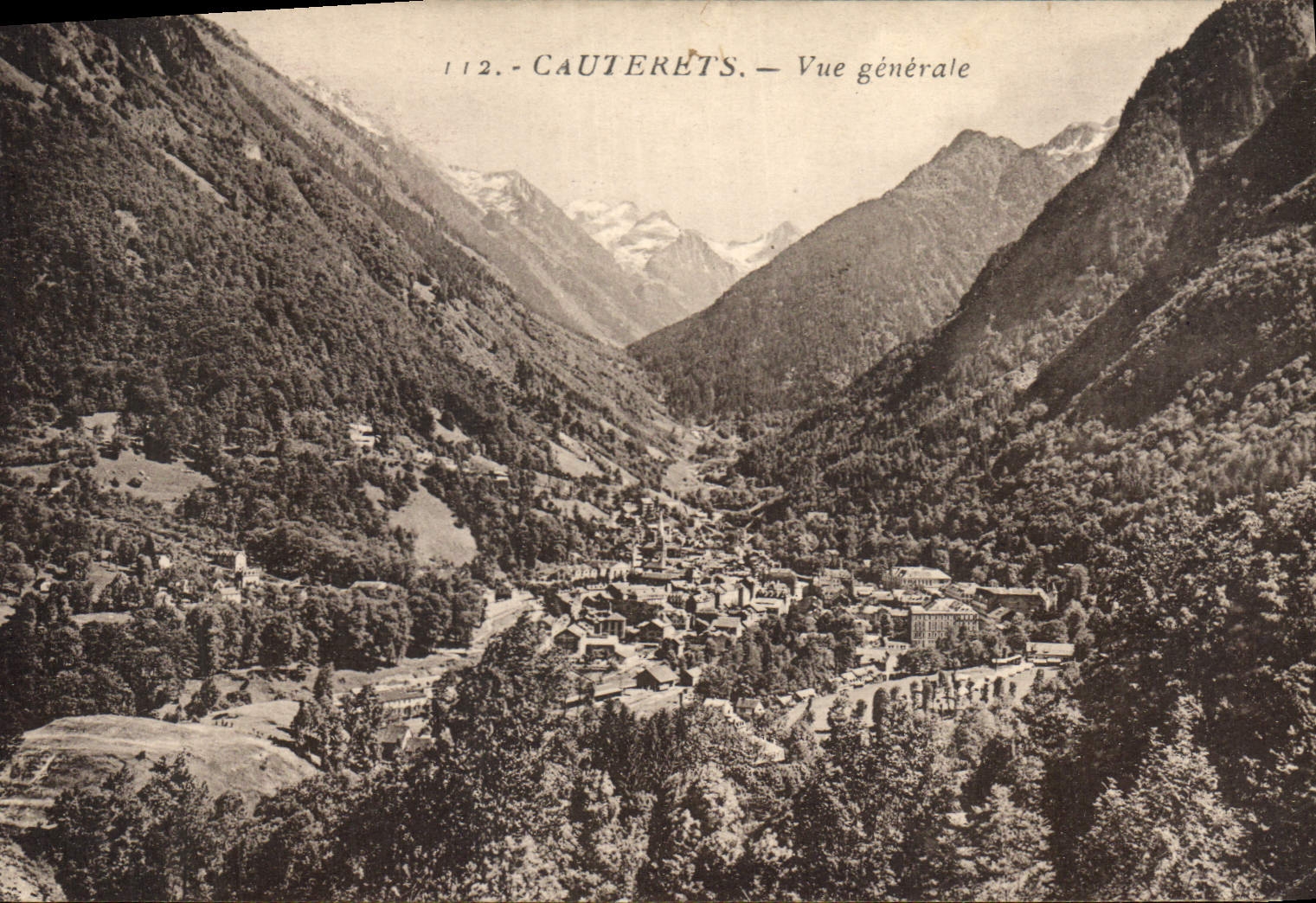 CPA Cauterets Vue generale 