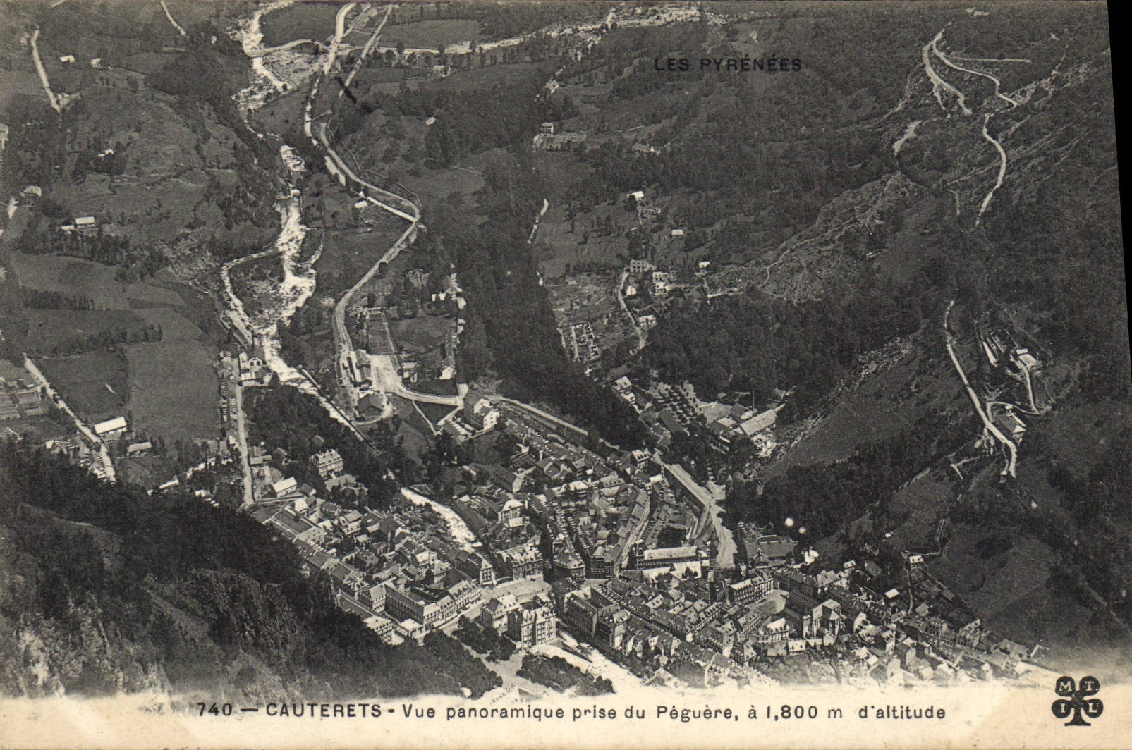 CPA Cauterets Vue panoramique prise du Peguere 