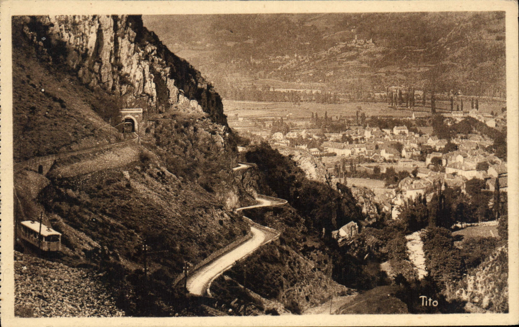 CPA Les Pyrenees Route de Cauterets a Pierrefitte 