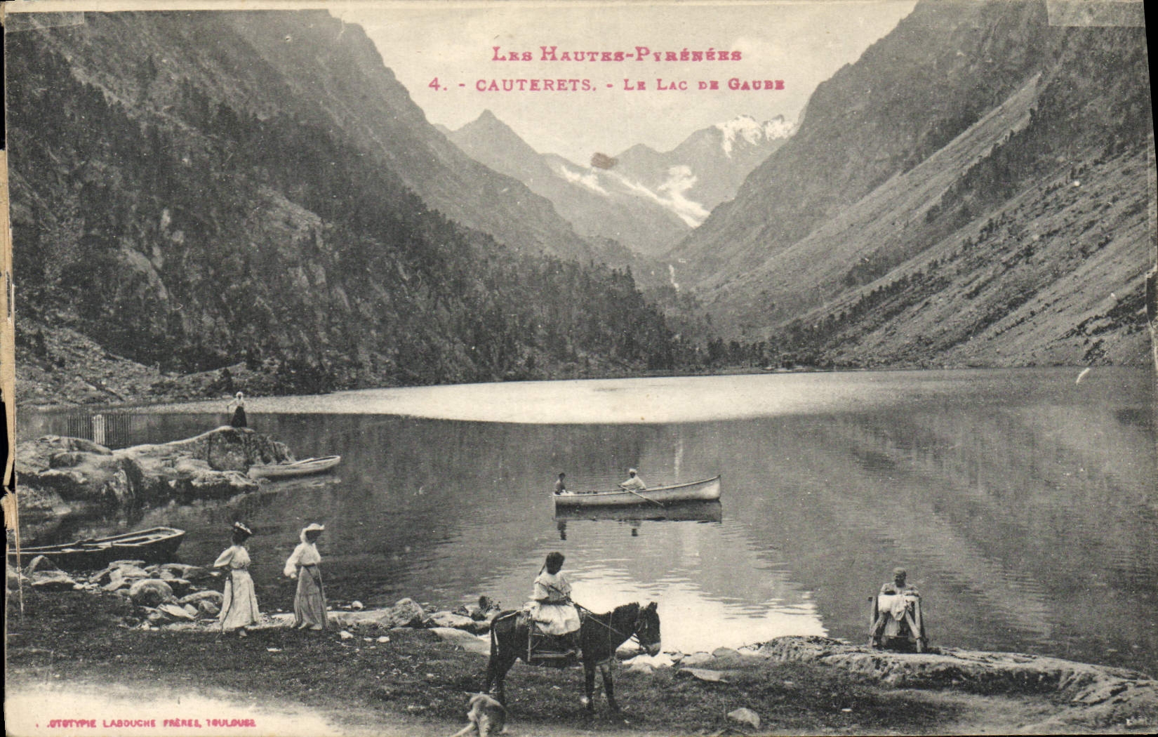 CPA Les Hautes Pyrenees Cauterets Le Lac de Gaube 