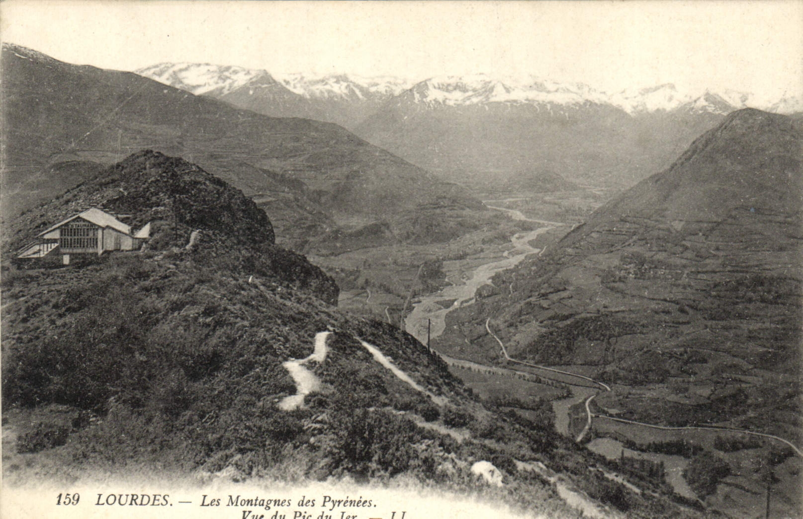 CPA Lourdes Les Montagnes des Pyrenees Vue du Pic du Jer