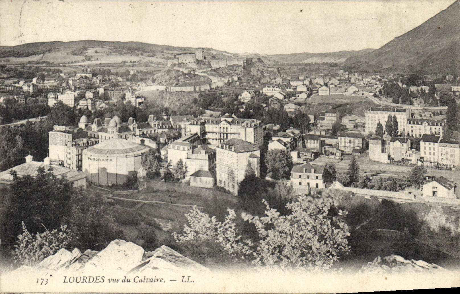 CPA Lourdes vue du Calvaire 
