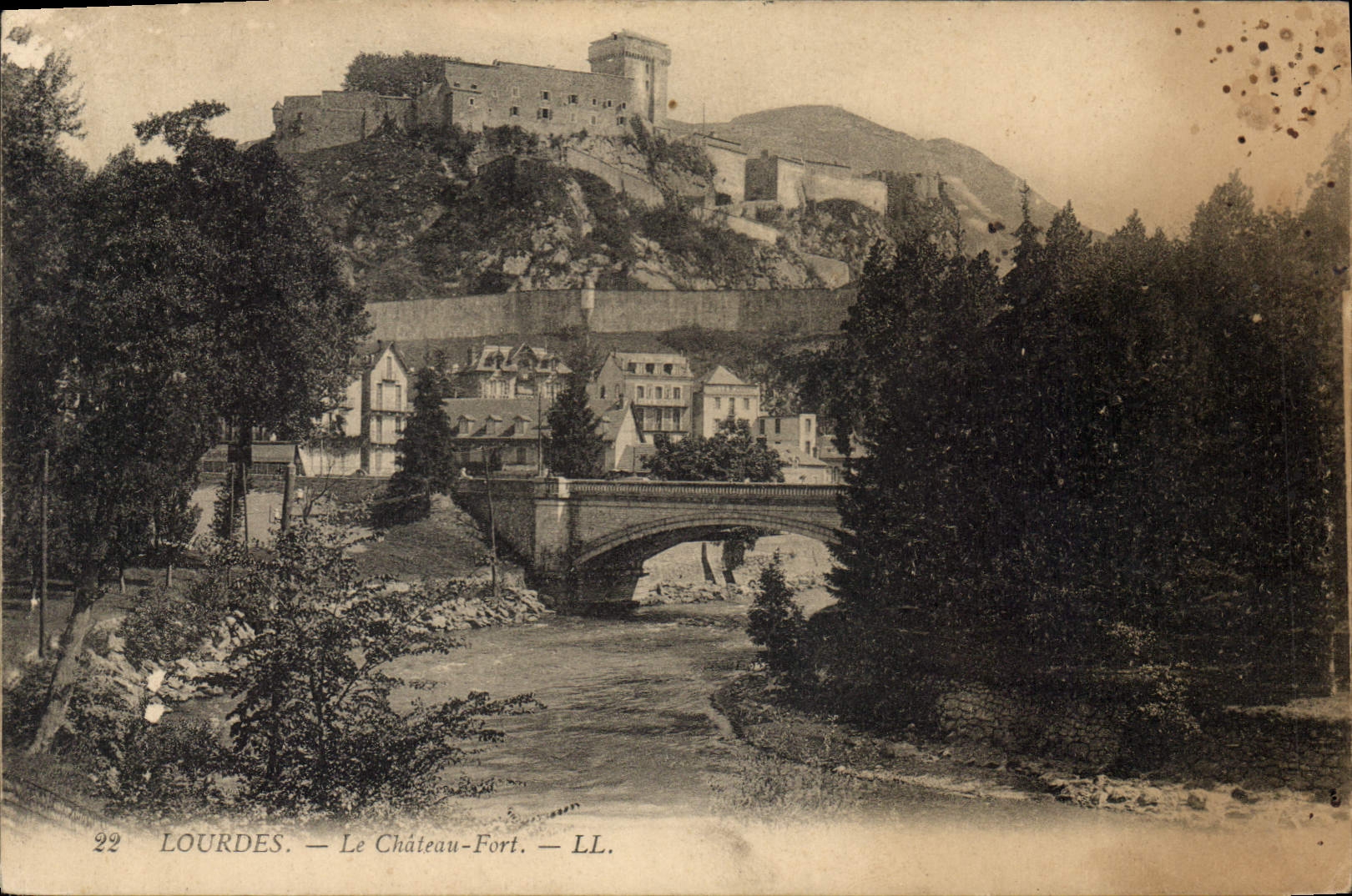 CPA Lourdes Le Chateau Fort 