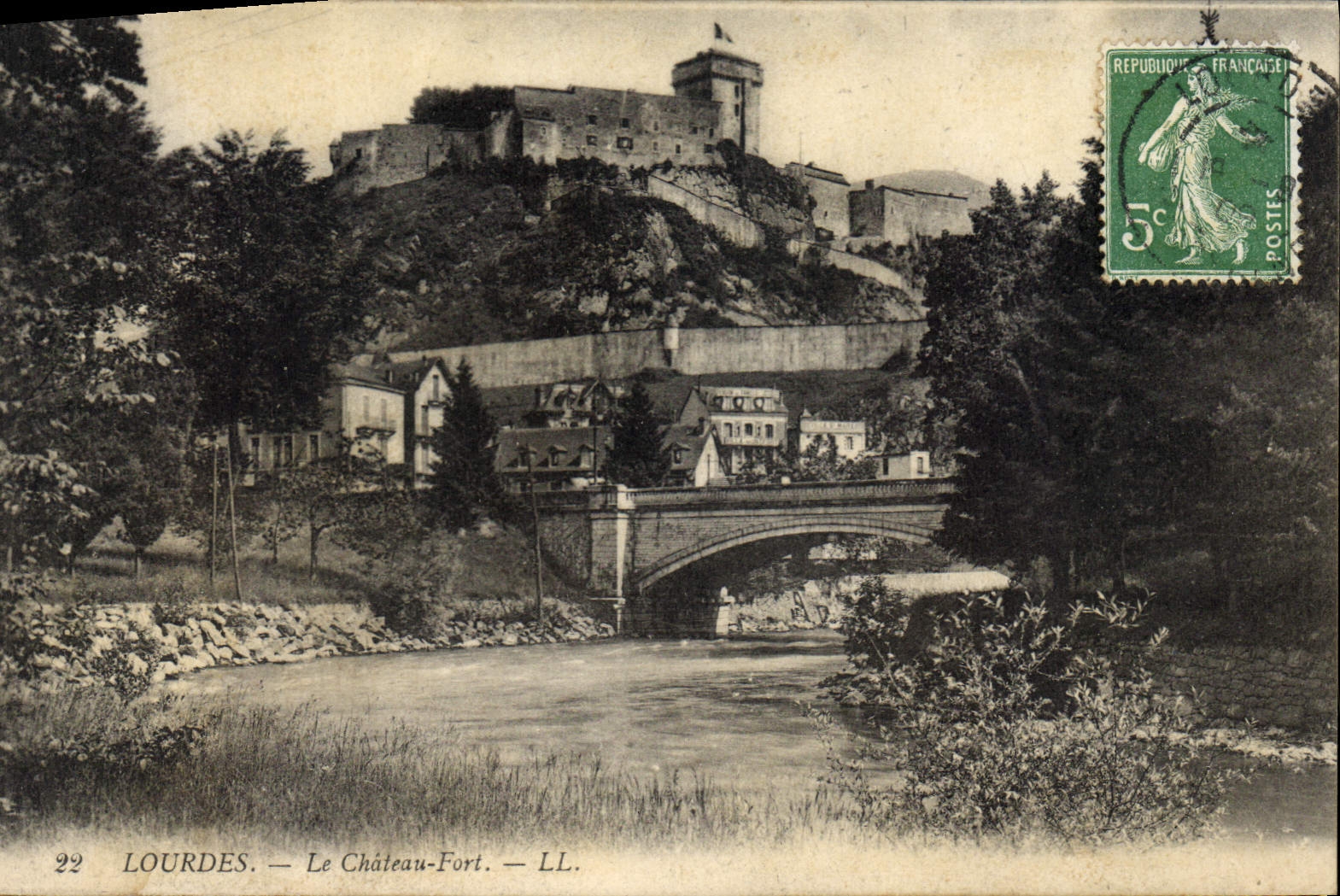 CPA Lourdes Le Chateau Fort 