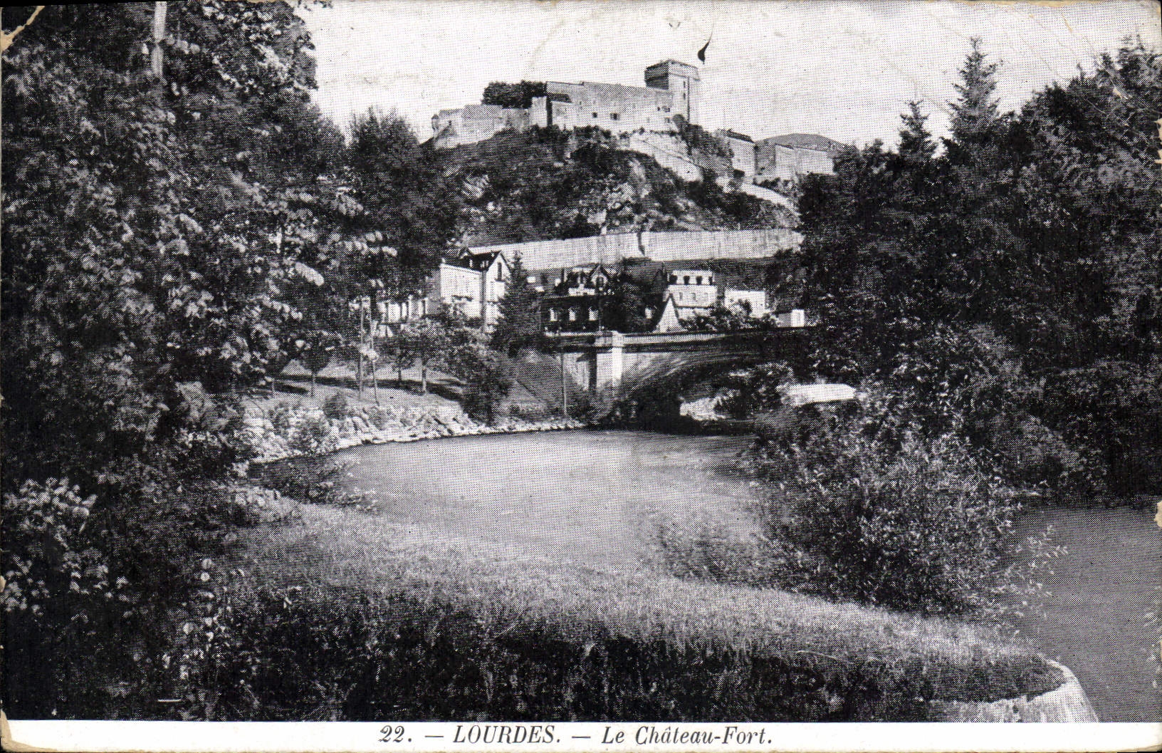 CPA Lourdes Le Chateau Fort 