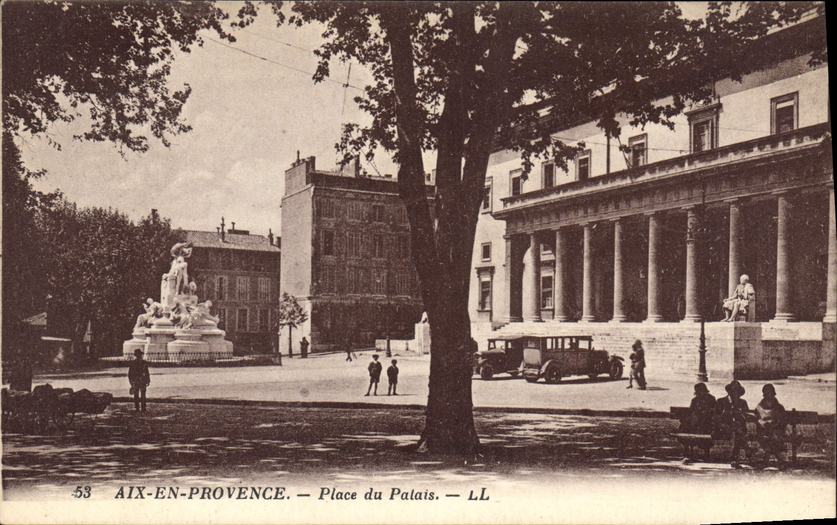 CPA Aix en Provence Place du Palais 
