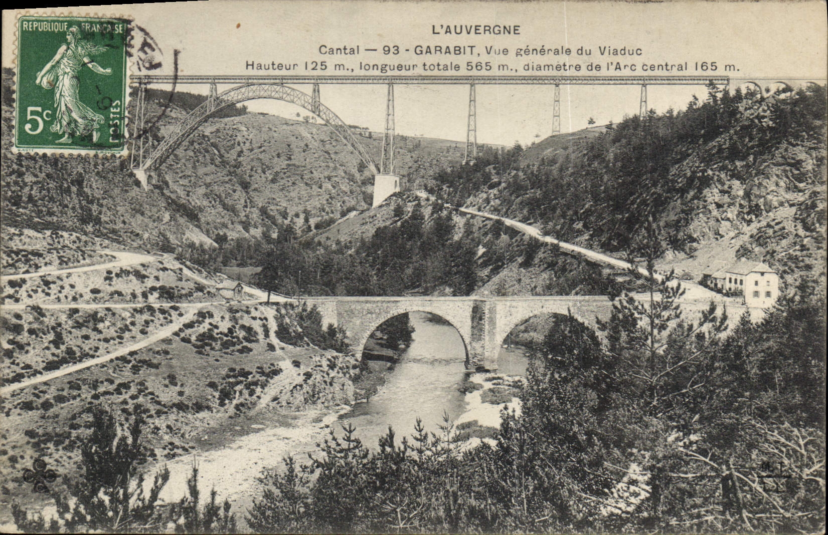 CPA L'Auvergne Garabit Vue generale du Viaduc Hauteur