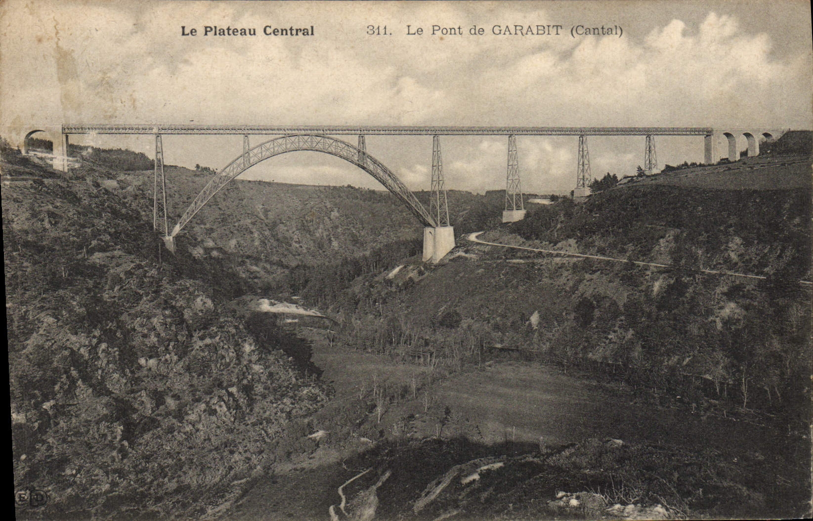 CPA Le Plateau Central Le Pont de Garabit Cantal 