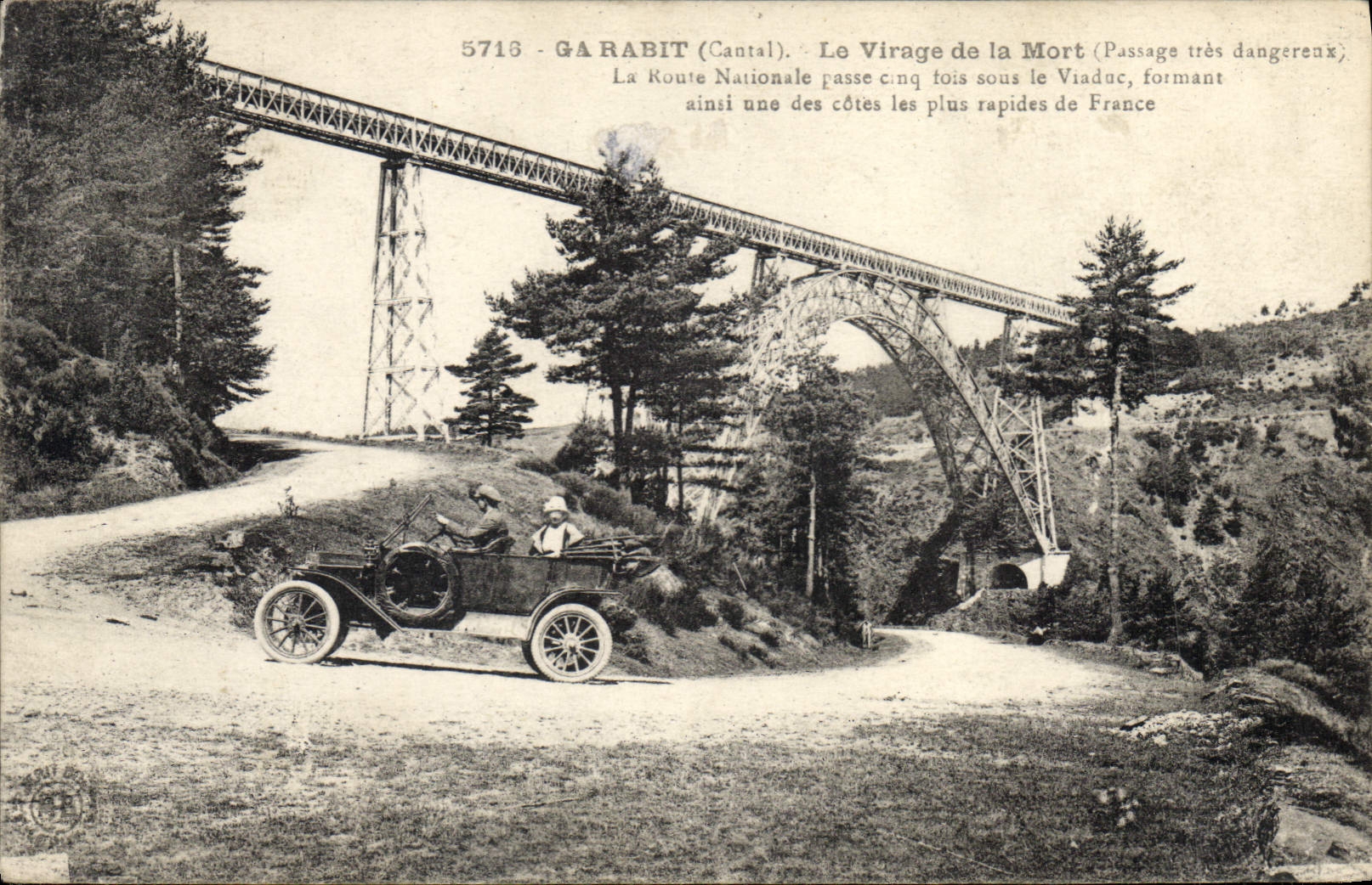 CPA Garabit Cantal Le Virage de la Mort Passage tres dangereux Automobile