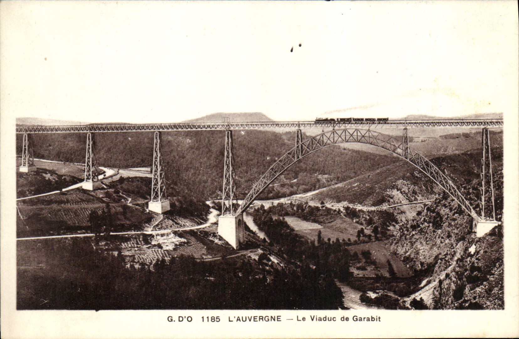 CPA L'Auvergne Le Viaduc de Garabit 