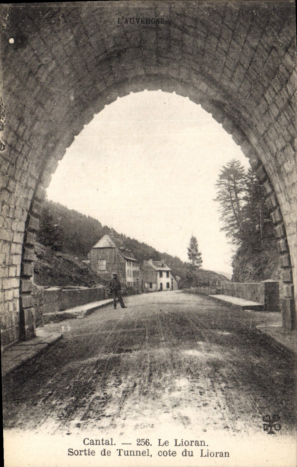 CPA Le Lioran Sortie de Tunnel cote du Lioran 