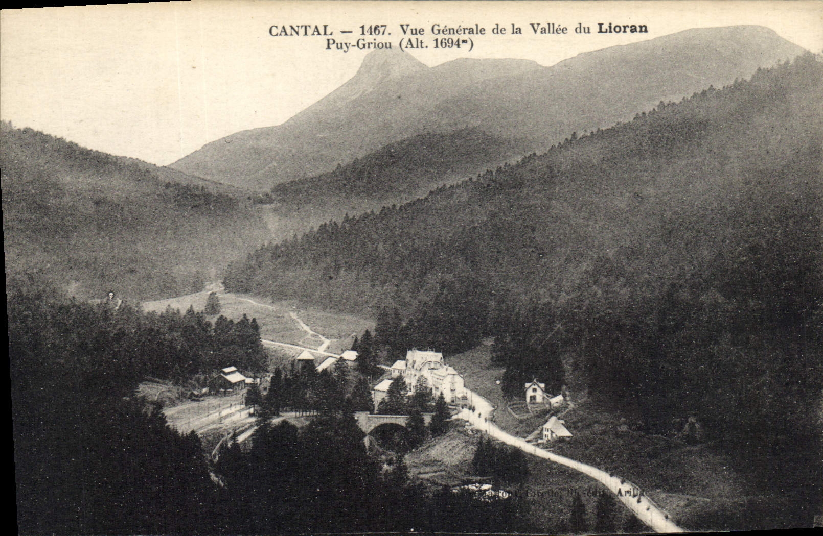 CPA Cantal Vue Generale de la Vallee du Lioran Puy Griou 