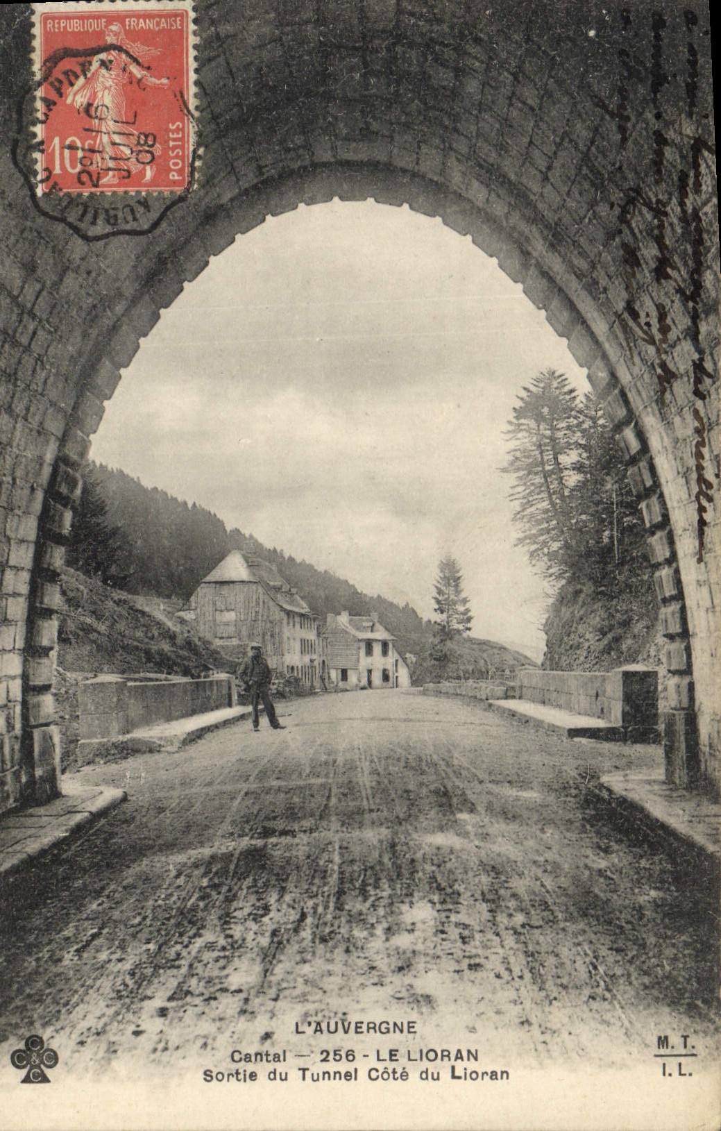 CPA L'Auvergne Cantal Le Lioran Sortie du Tunnel Cote du Lioran 