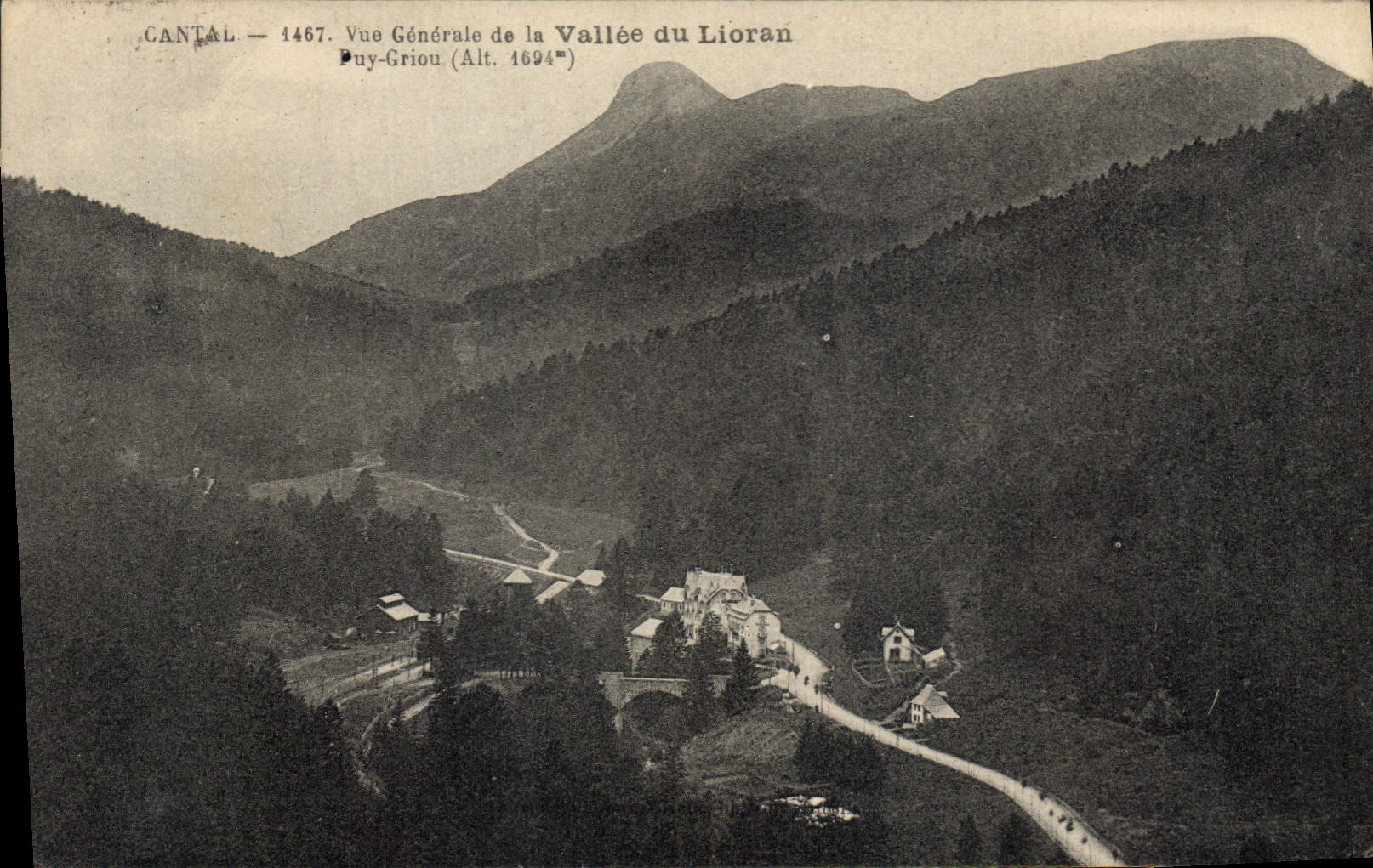CPA Cantal Vue Generale de la Vallee du Lioran Puy Griou 