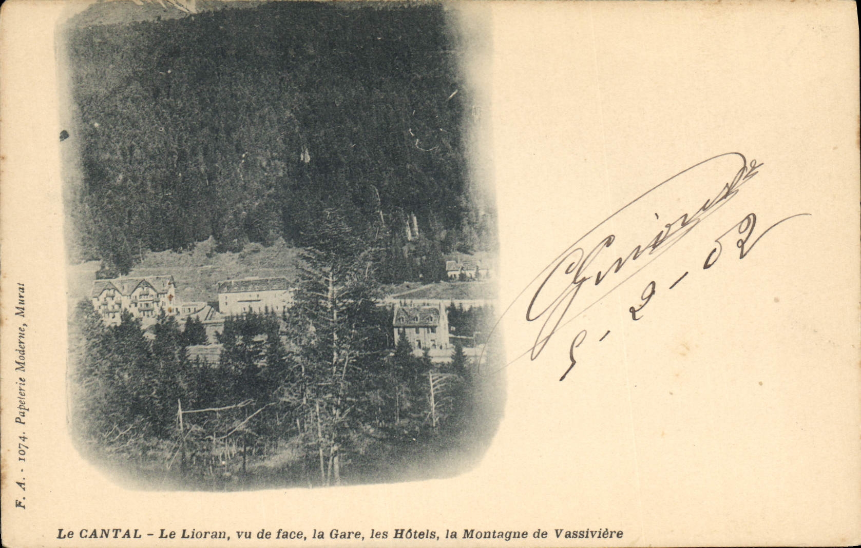 CPA Le Cantal Le Lioran vu de face la Gare les Hotels la Montagne de Vassiviere 