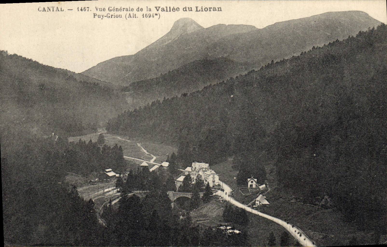 CPA Cantal Vue Generale de la Vallee du Lioran Puy Griou 