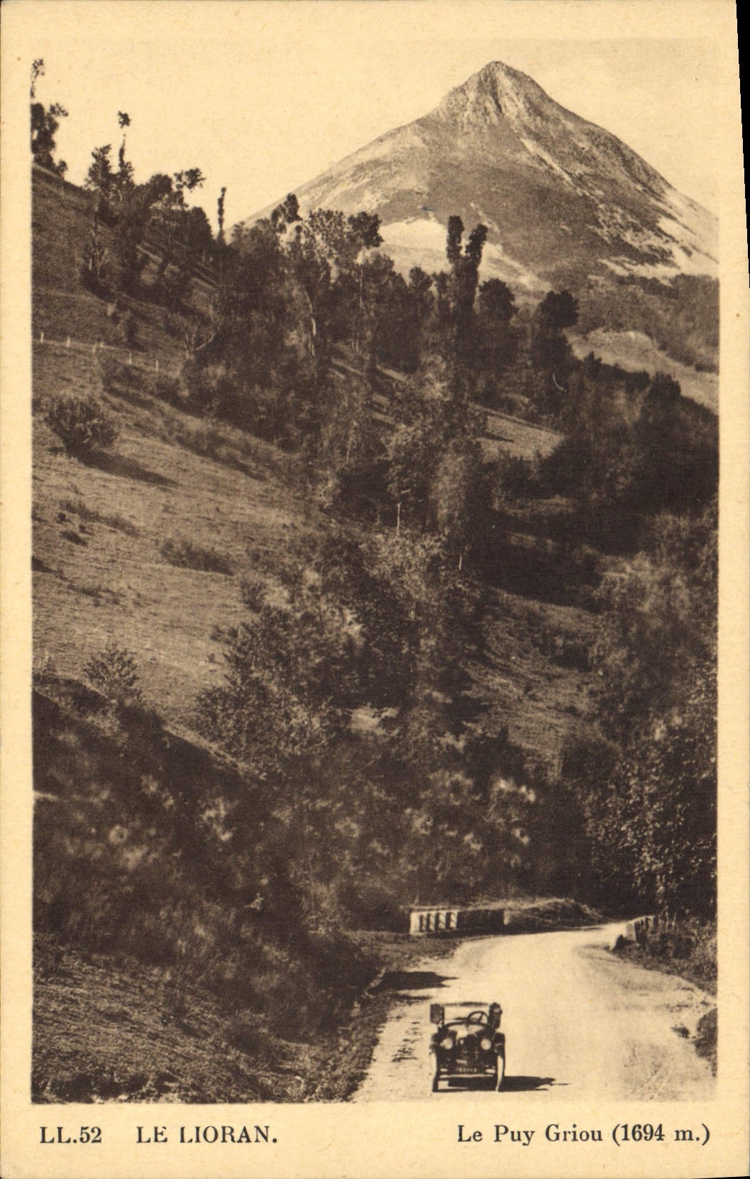 CPA Le Lioran Le Puy Griou 