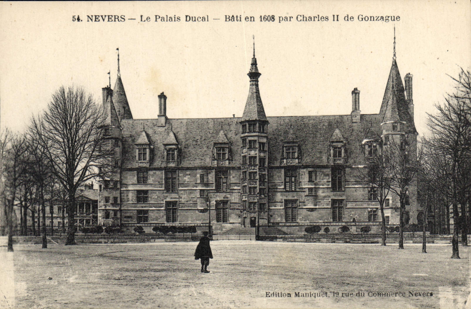 CPA Nevers Le Palais Ducal 