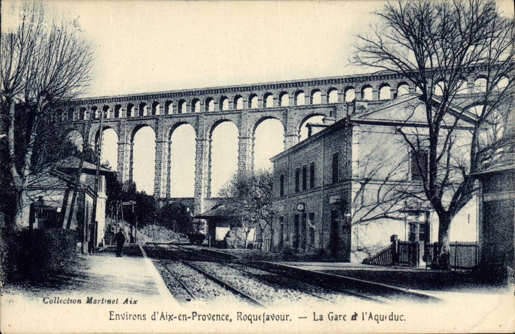 CPA Environs d'Aix en Provence Roquefavour la Gare et l'Aqueduc