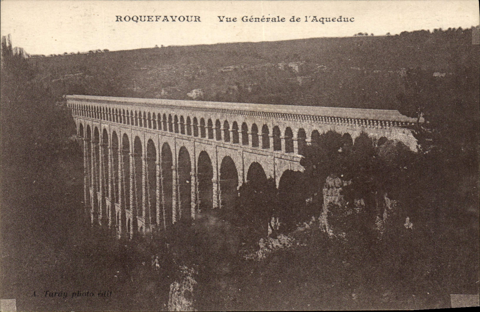 CPA Roquefavour Vue Generale de l'Aqueduc