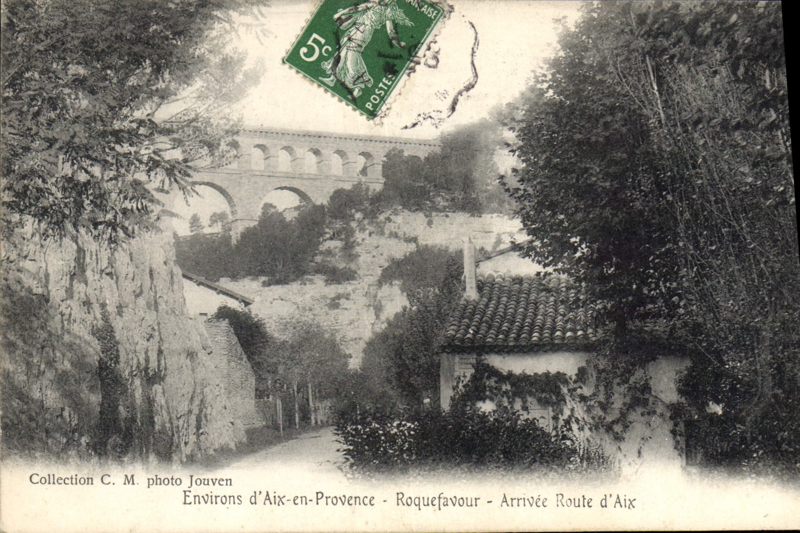 CPA Environs d'Aix en Provence Roquefavour Arrivee Route d'Aix 