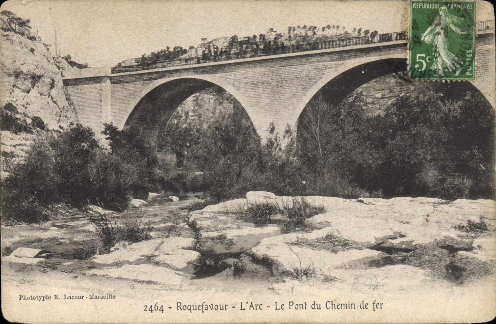 CPA Roquefavour L'Arc Le Pont du Chemin de fer 