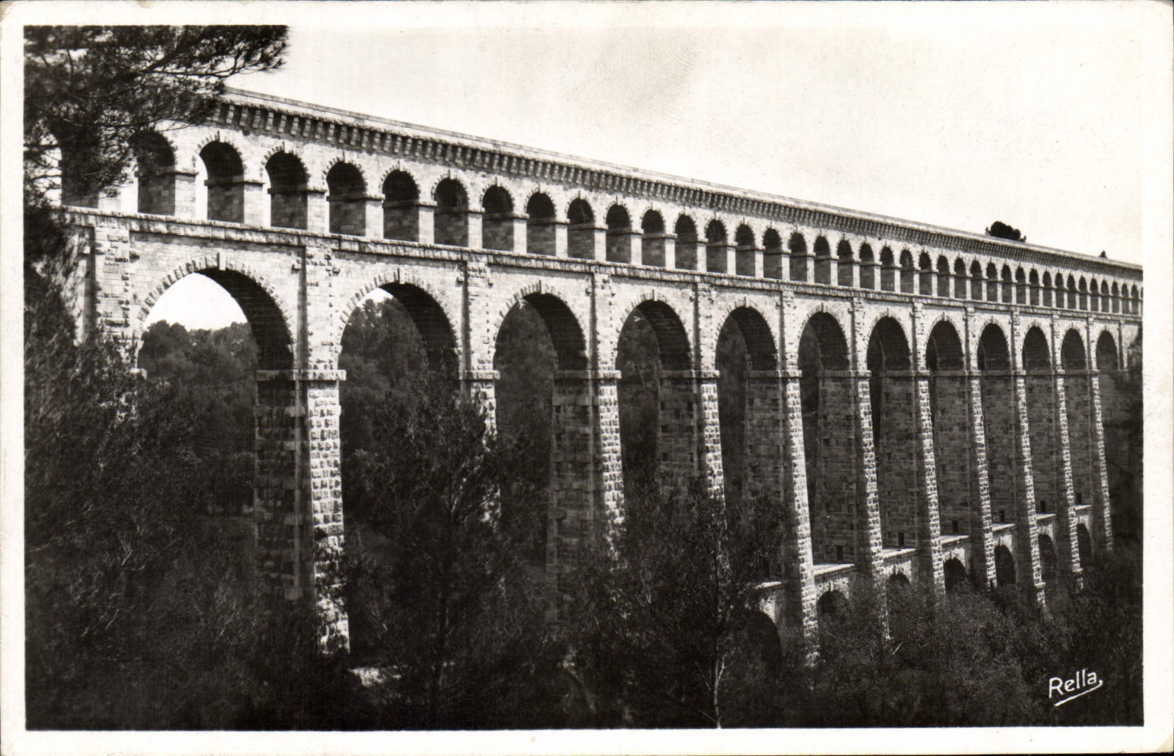 CPA Environs d'Aix en Provence L'Aqueduc de Roquefavour