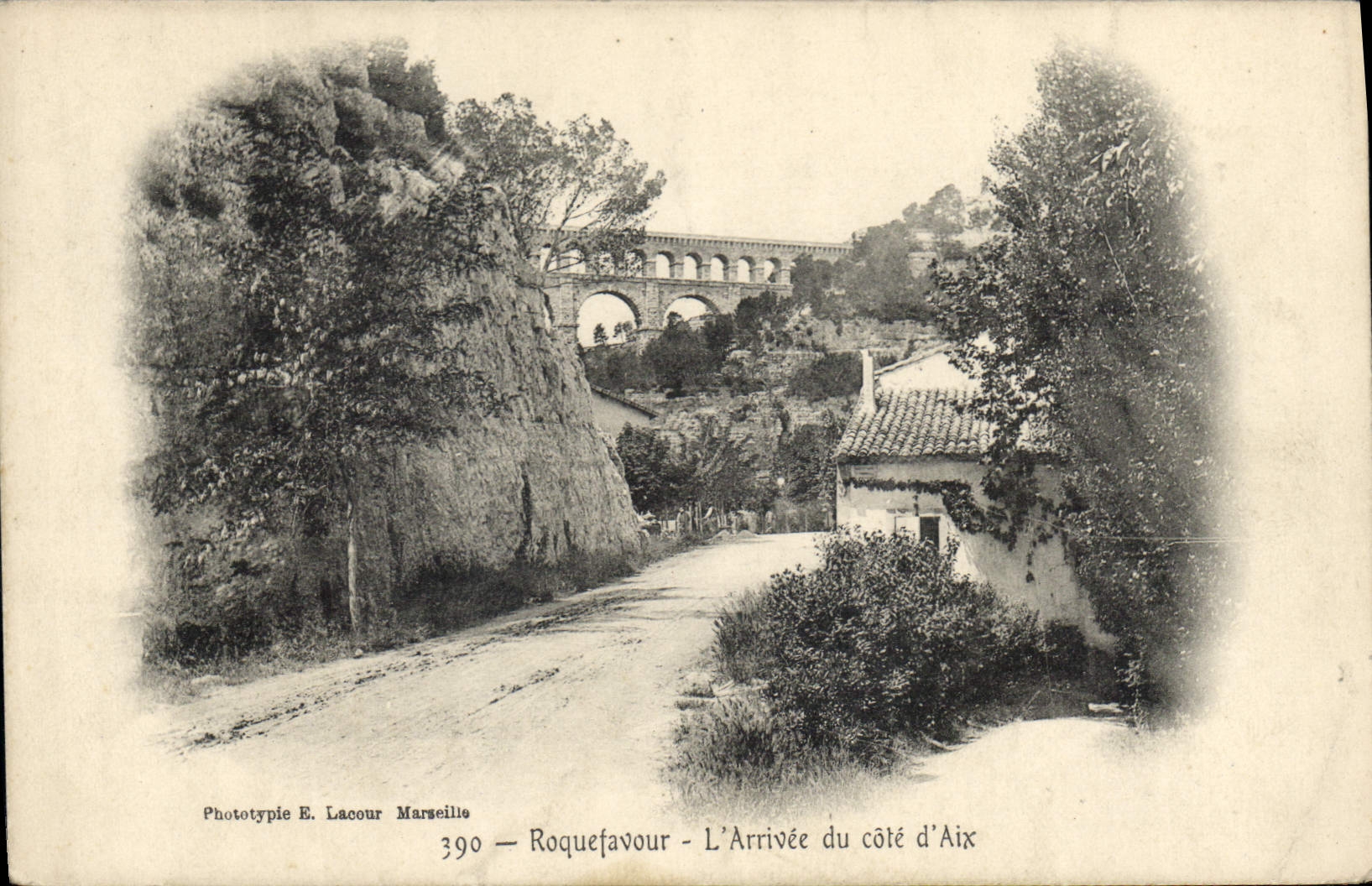 CPA Roquefavour L'Arrivee du cote d'Aix