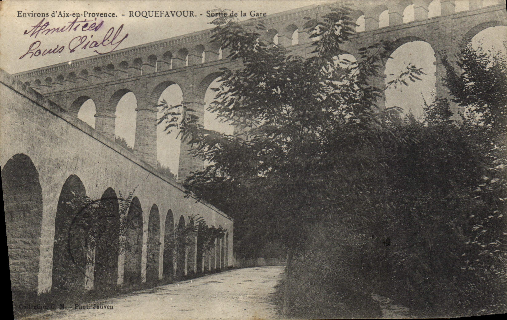 CPA Environs d'Aix en Provence Roquefavour Sortie de la Gare