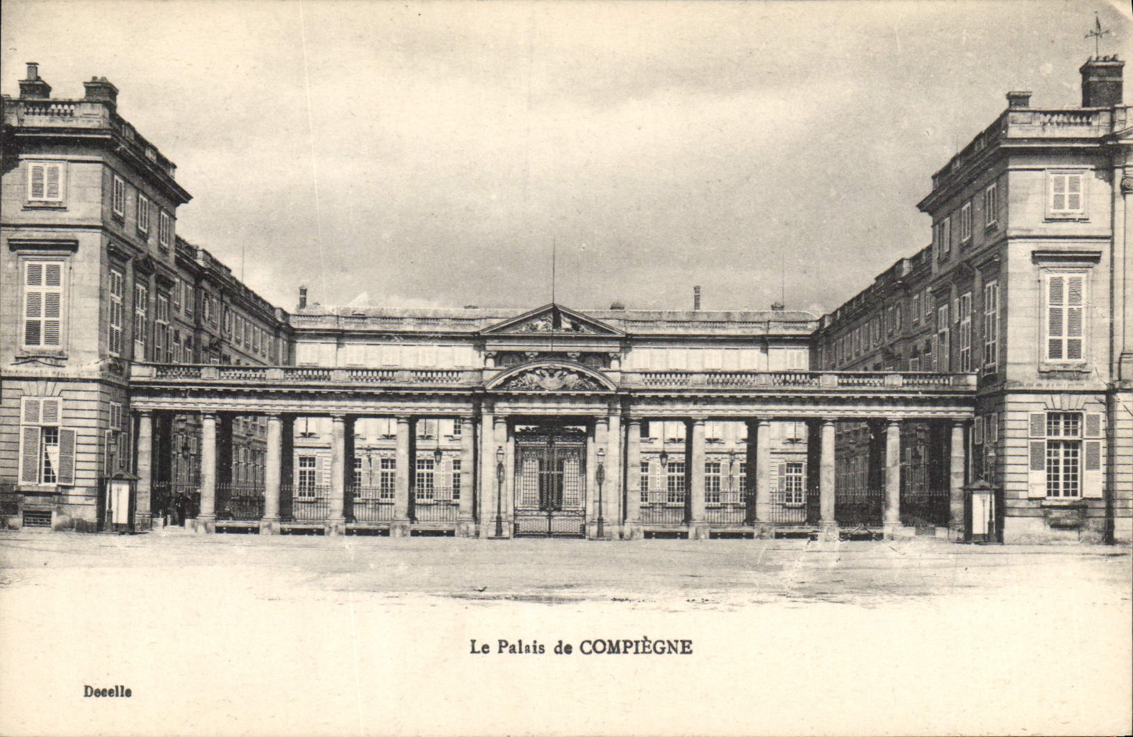 CPA Le Palais de Compiegne 