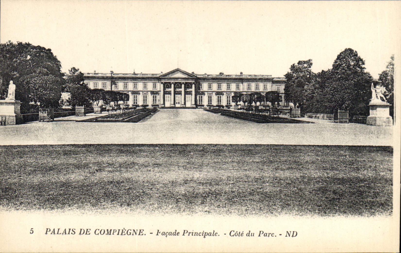CPA Palais de Compiegne Facade Principale Cote du Parc 