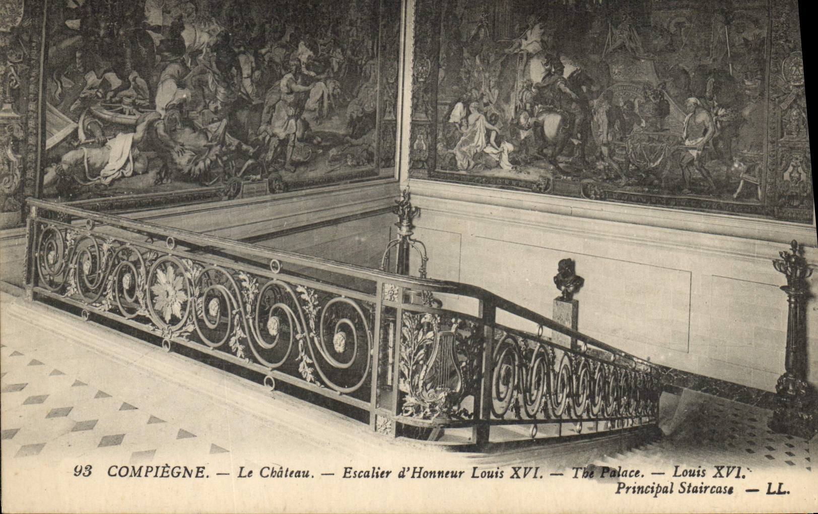 CPA Compiegne Le Chateau Escalier d'Honneur Louis XVI