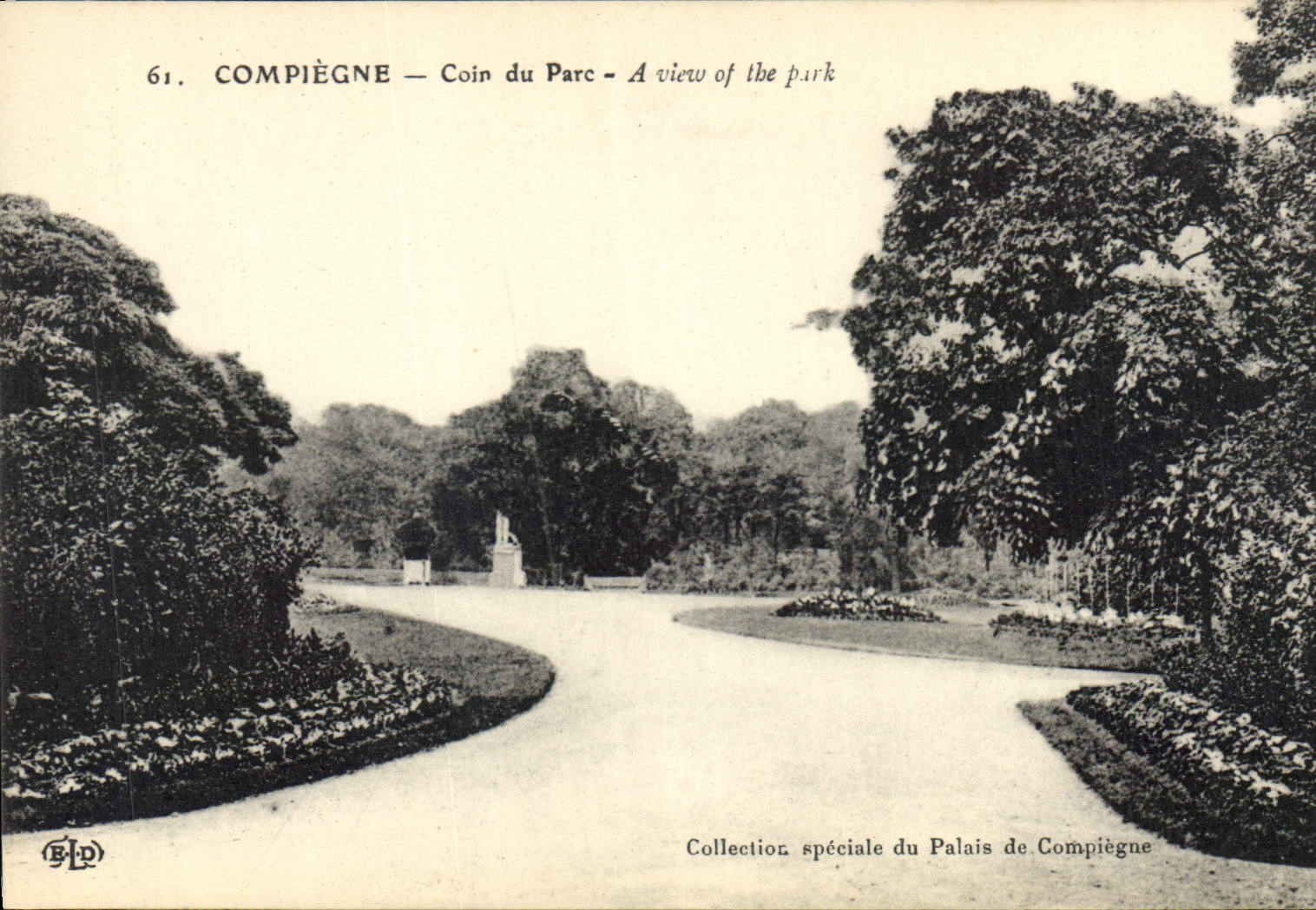 CPA Compiegne Coin du Parc 