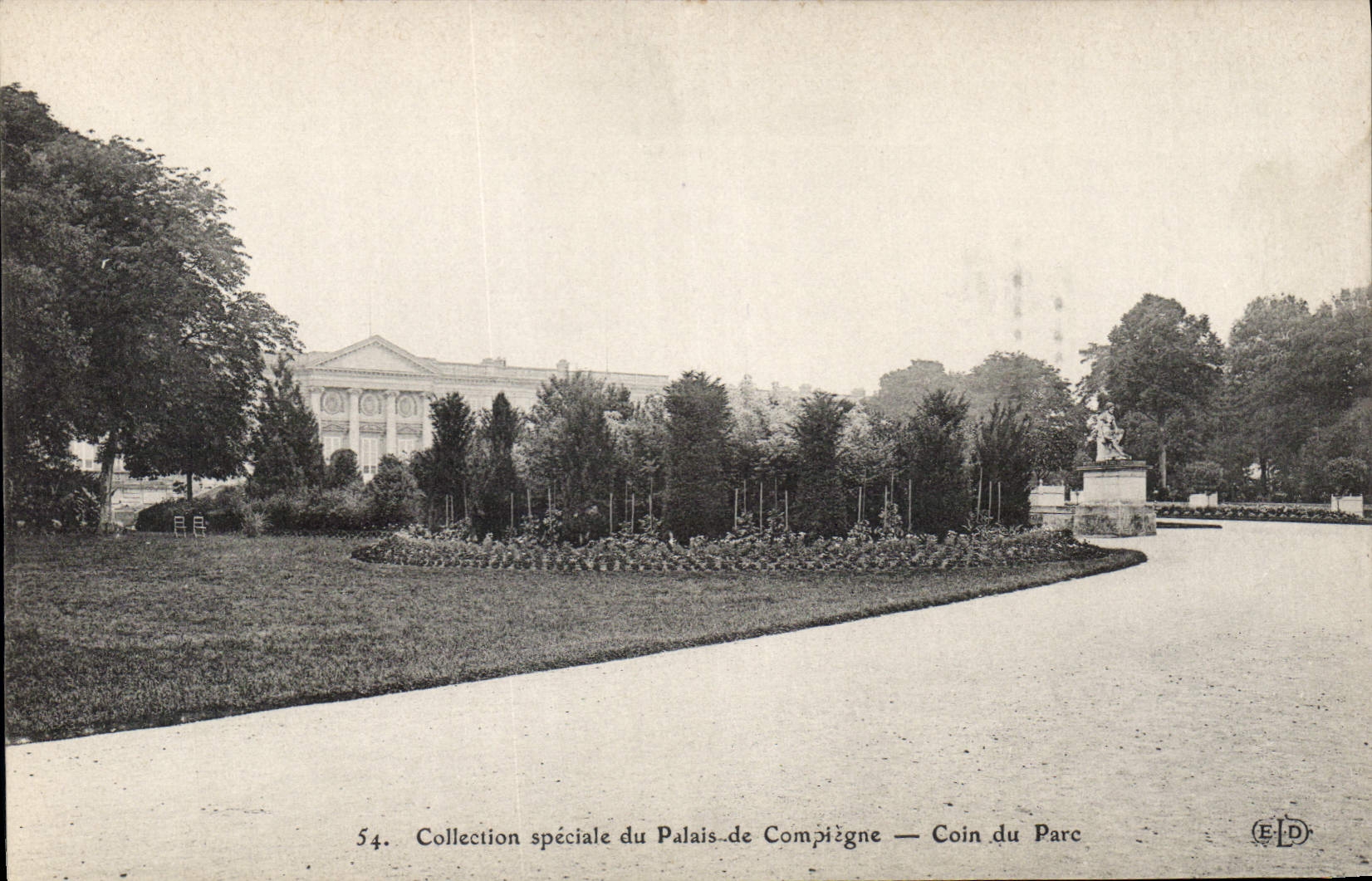 CPA Collection speciale du Palais de Compiegne Coin du Parc 