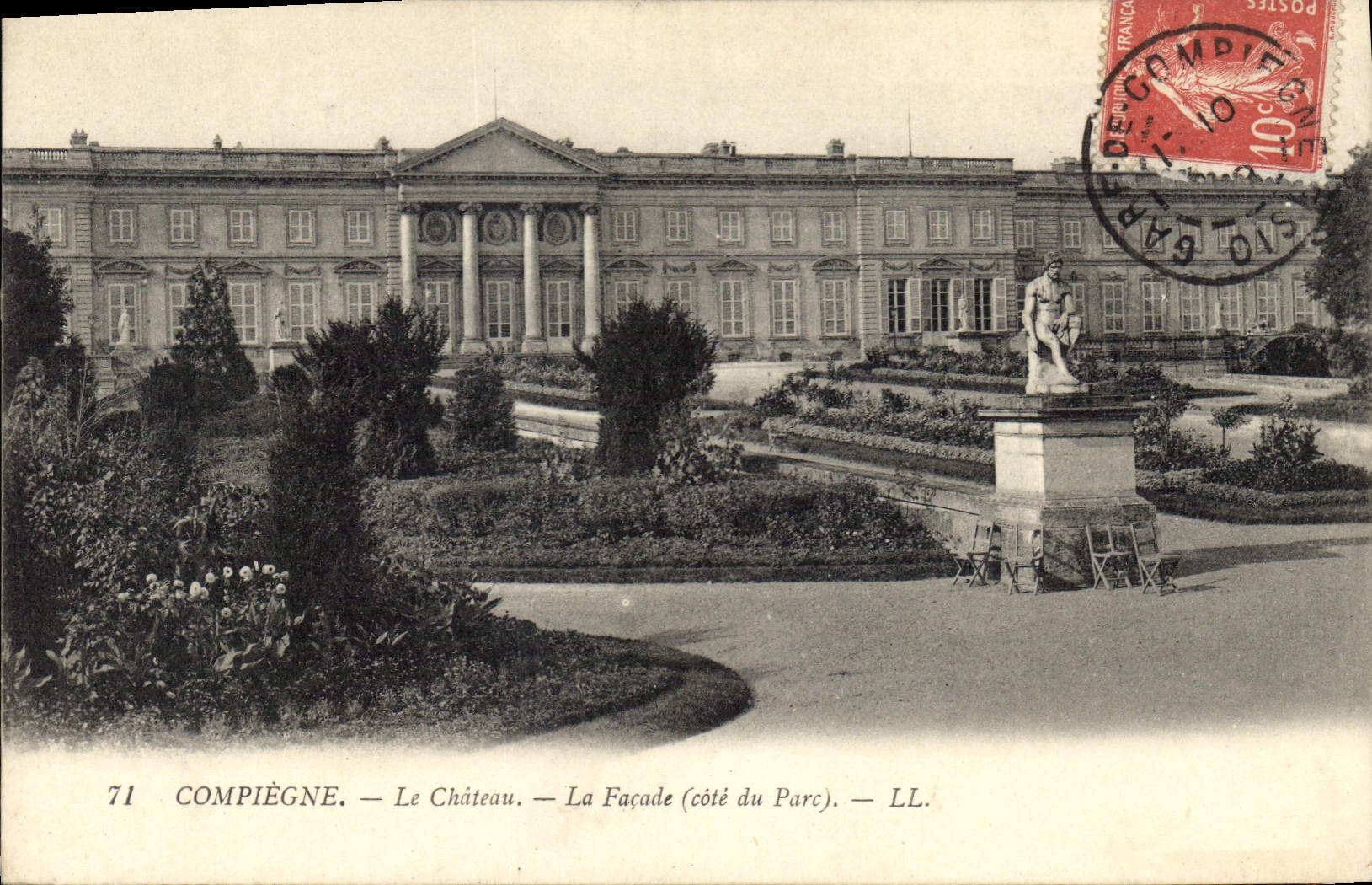 CPA Compiegne Le Chateau La Facade Cote du Parc 