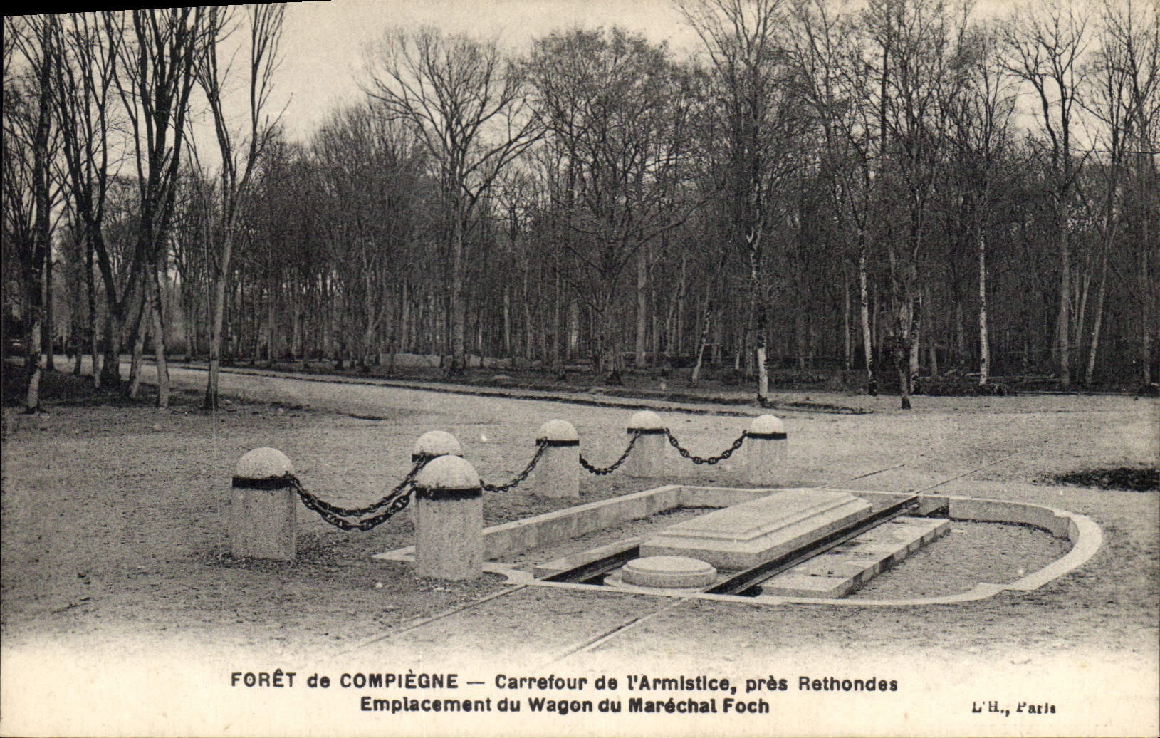 CPA Foret de Compiegne Carrefour de l'Armistice pres Rethondes Emplacement du Wagon du Marechal Foch